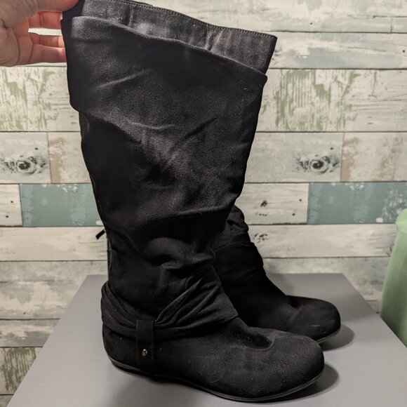 Torrid size 7 WW Black Faux Suede Scrunched Knee-High Boot - Picture 2 of 5